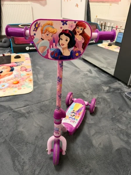 سكوترات دزني 3 عجلات